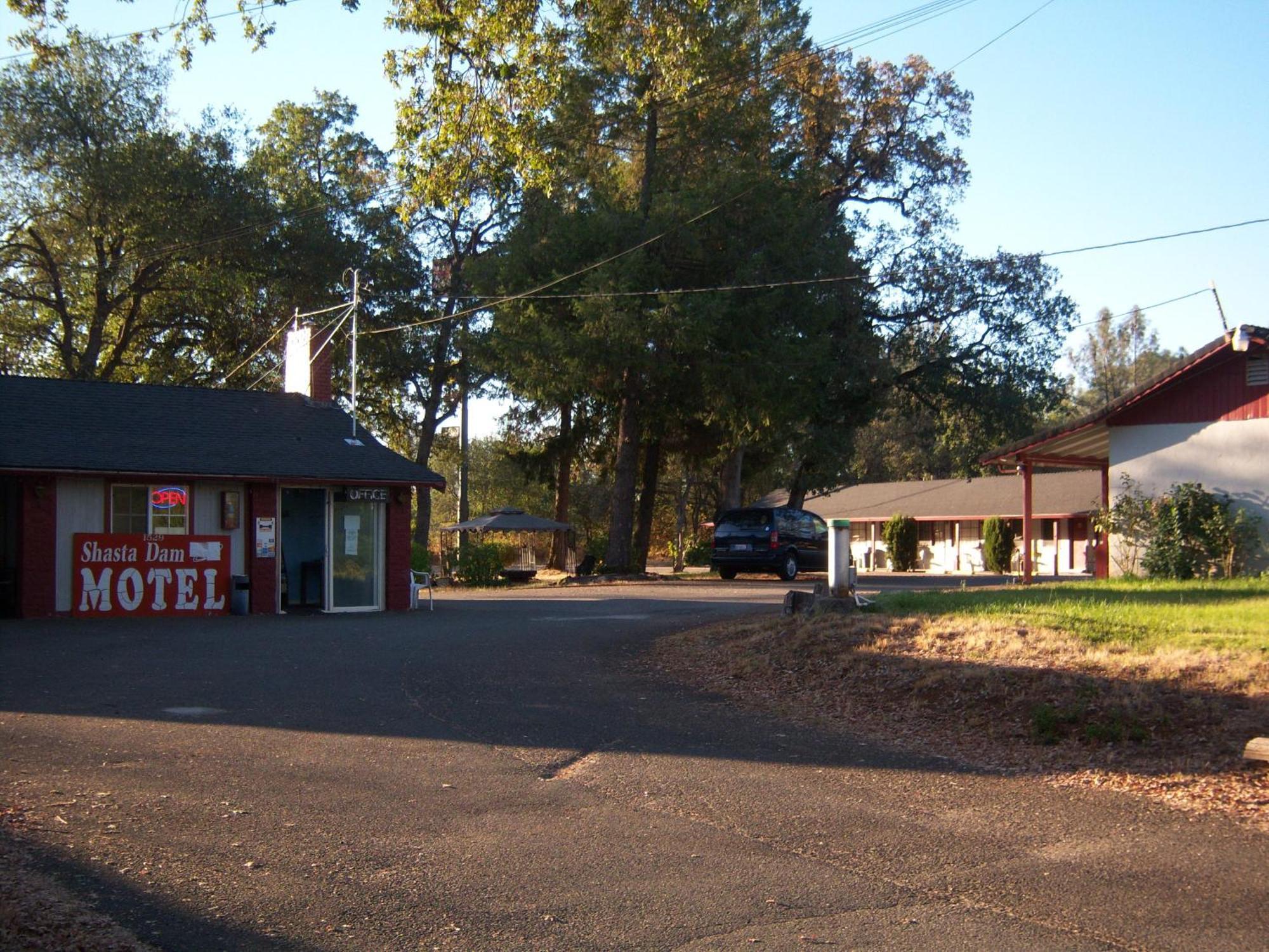 Shasta Dam Motel Shasta Lake Zewnętrze zdjęcie